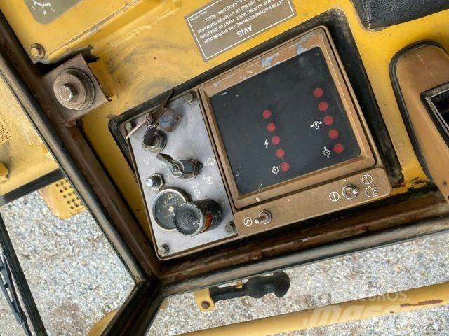 CAT 953 Laderaupe Buldožeri gusjeničari