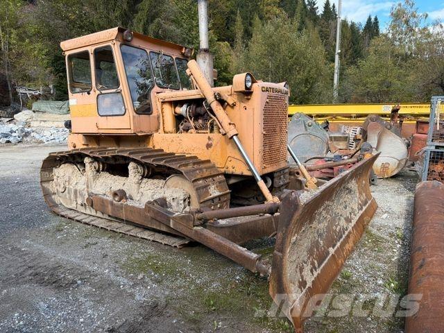CAT D6C Buldožeri gusjeničari