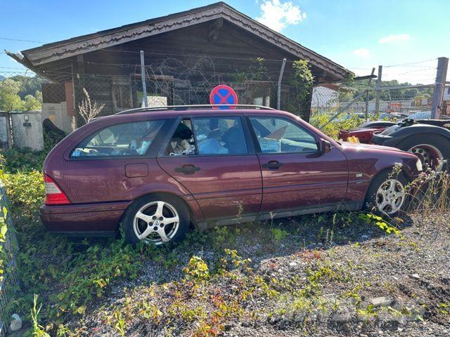 Mercedes-Benz 200 Automobili