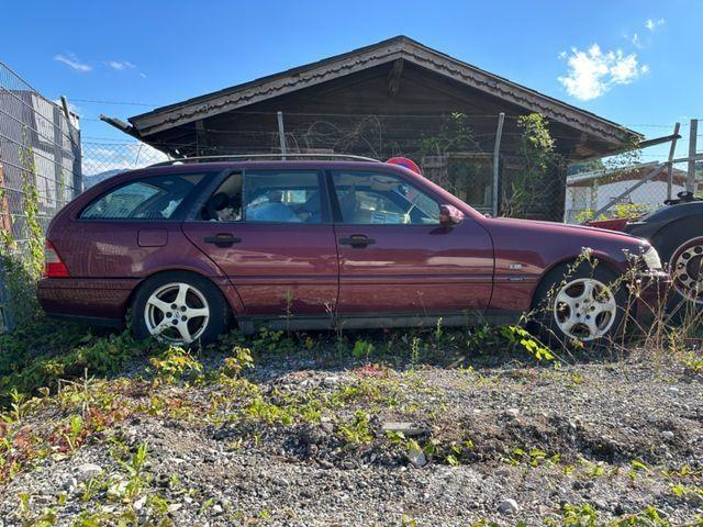 Mercedes-Benz 200 Automobili