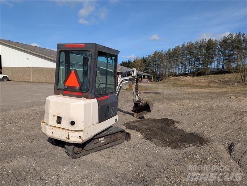 Bobcat X220 Mini bageri <7t