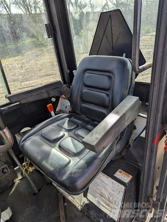 Bobcat X220 Mini bageri <7t