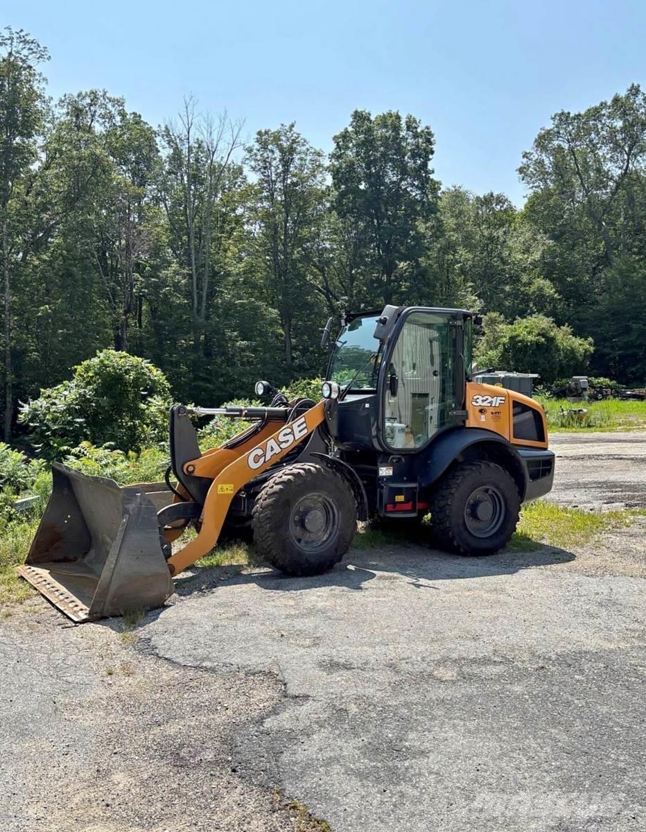 CASE 321F Utovarivači na kotačima