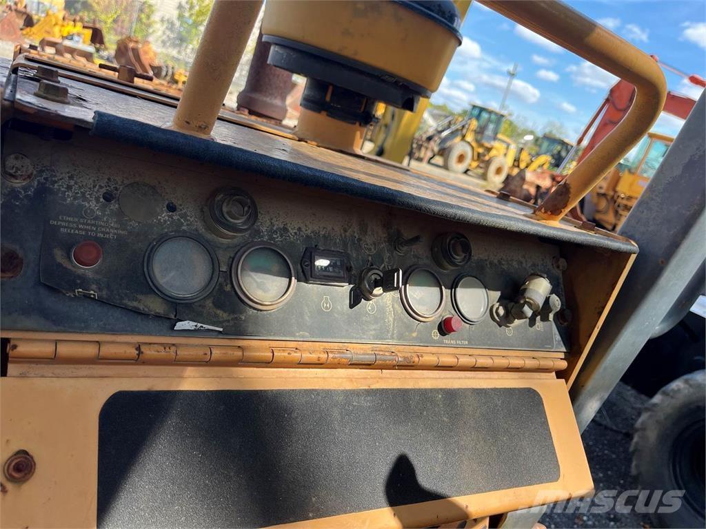 CASE 550G Buldožeri gusjeničari