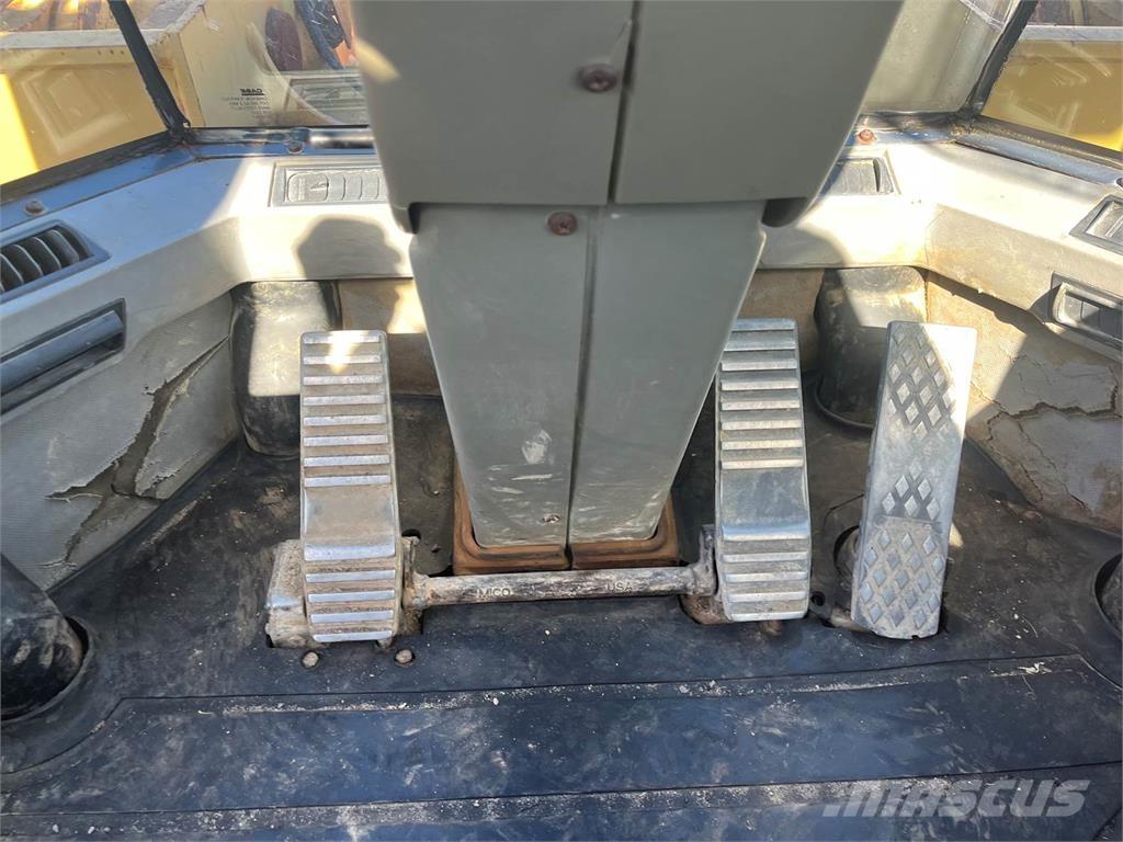 CASE 821C Utovarivači na kotačima