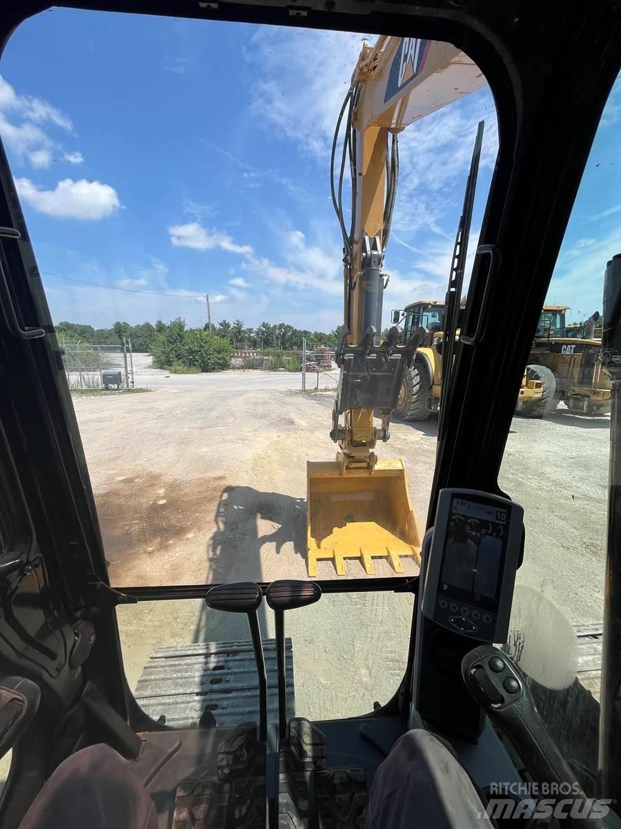 CAT 313FL Bageri gusjeničari