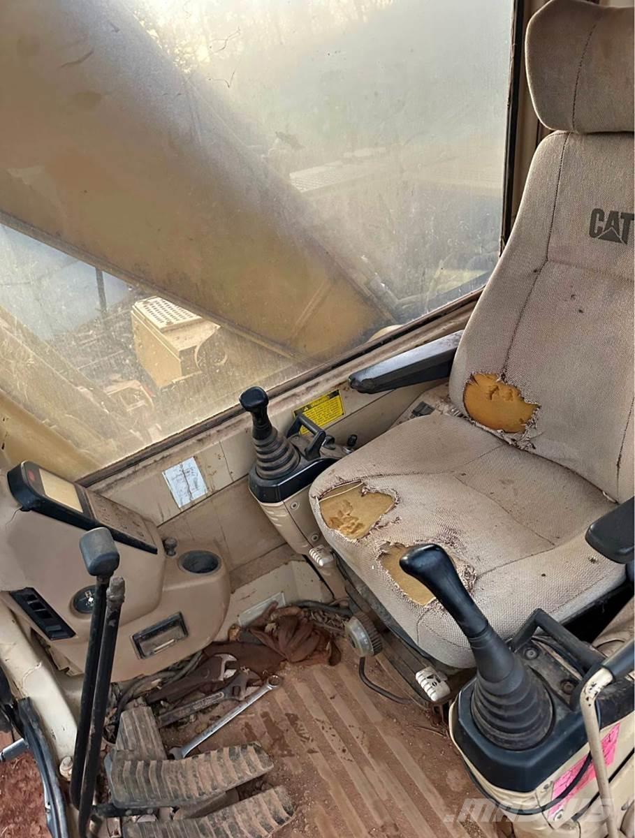 CAT 320BL Bageri gusjeničari