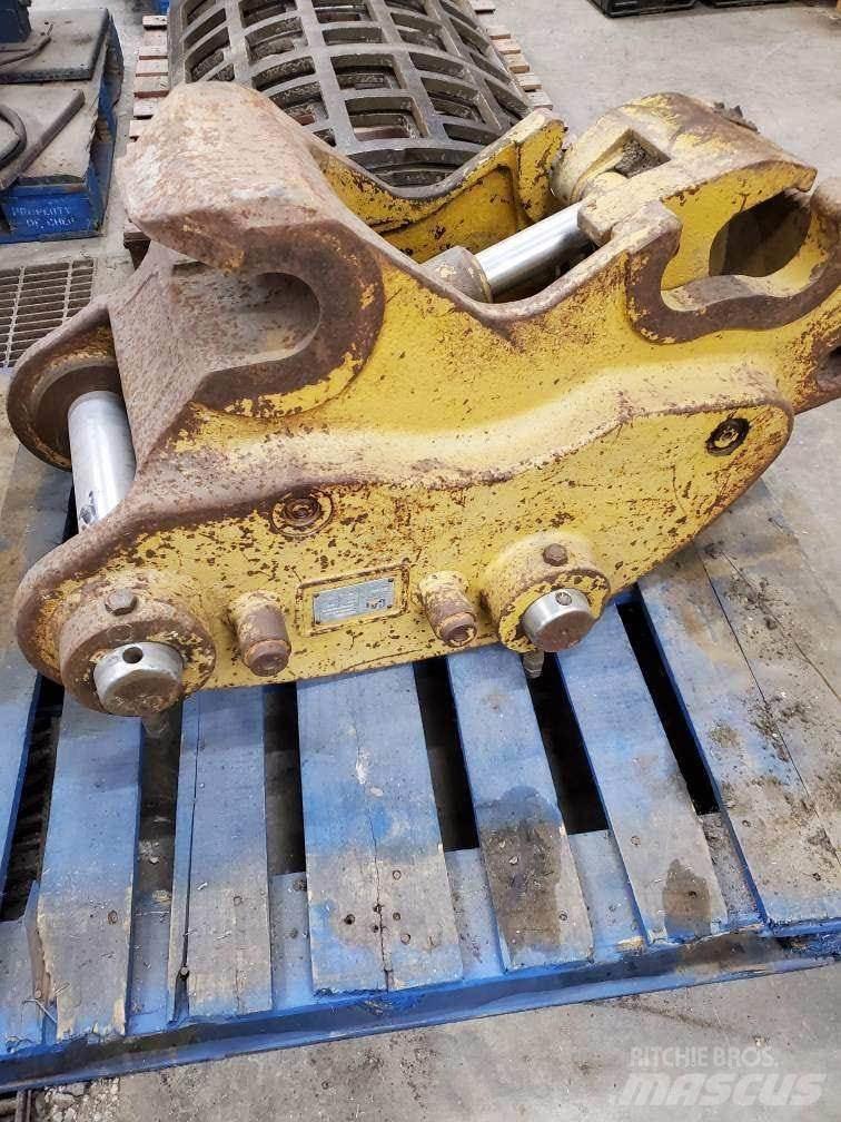CAT 320DL Brze spojnice