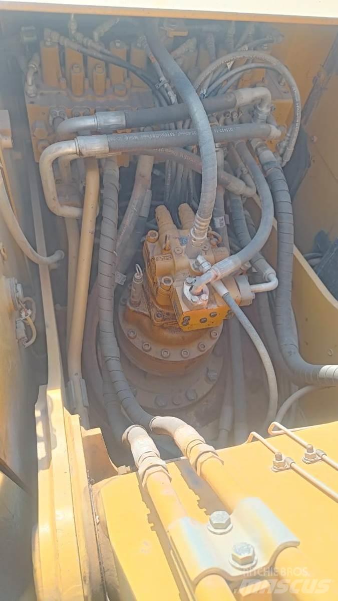 CAT 323D3 Bageri gusjeničari