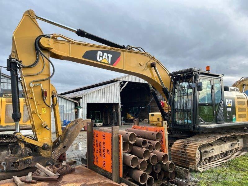 CAT 323FL Bageri gusjeničari
