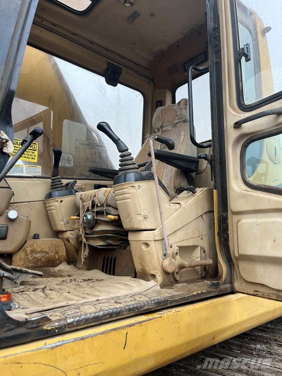 CAT 325 Bageri gusjeničari