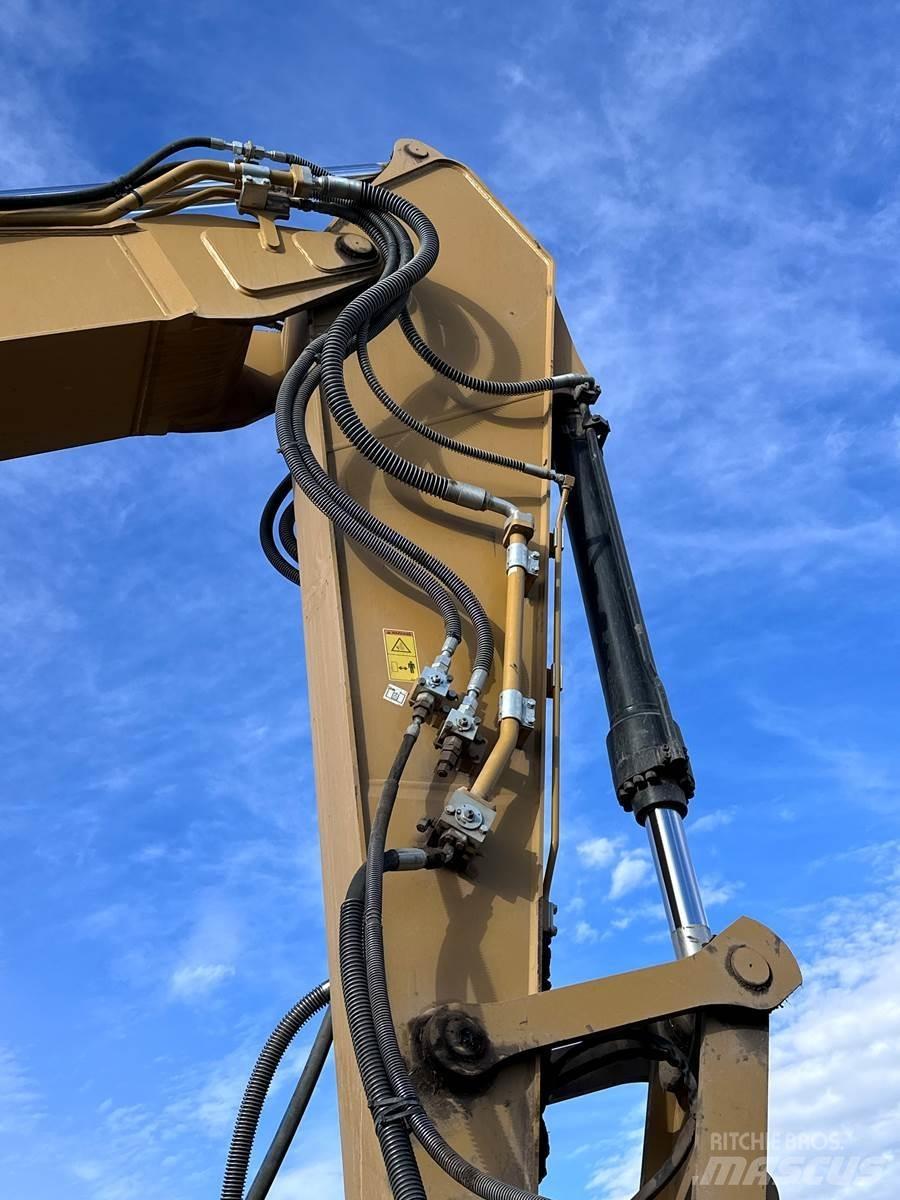 CAT 326 Bageri gusjeničari