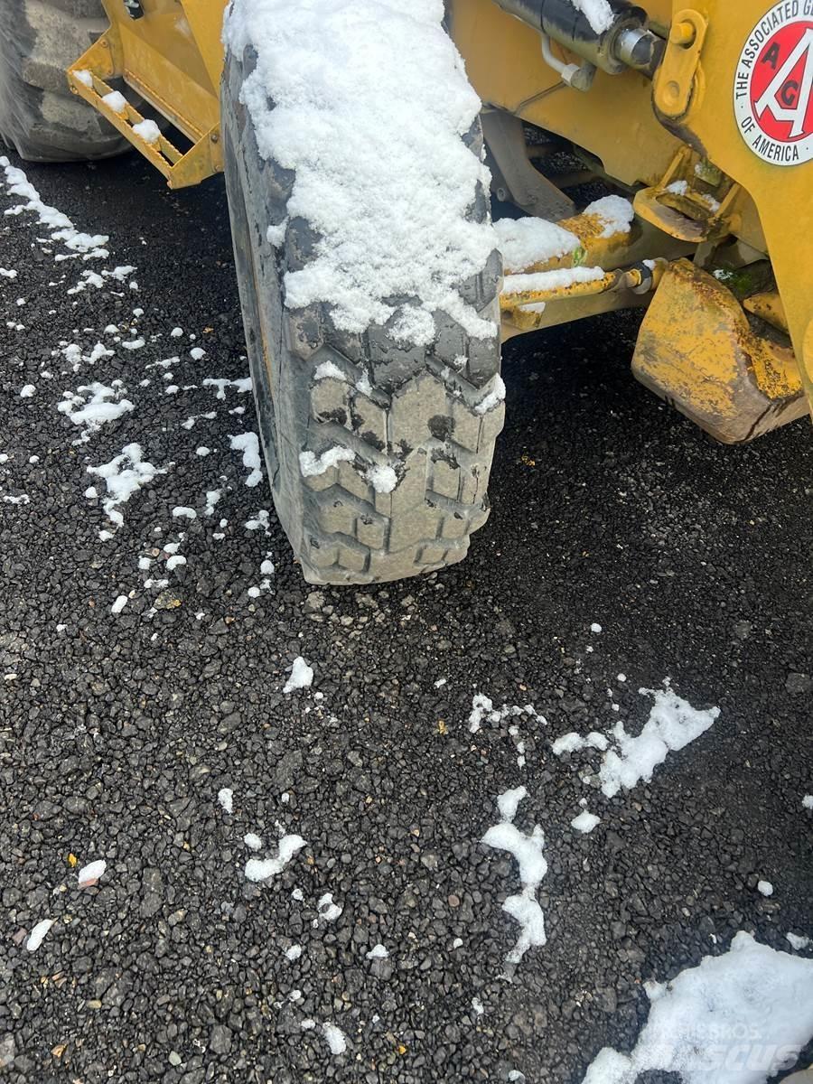 CAT 420E Utovarni rovokopači