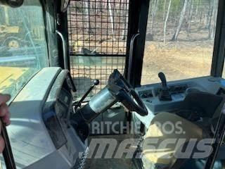 CAT 535B Skideri