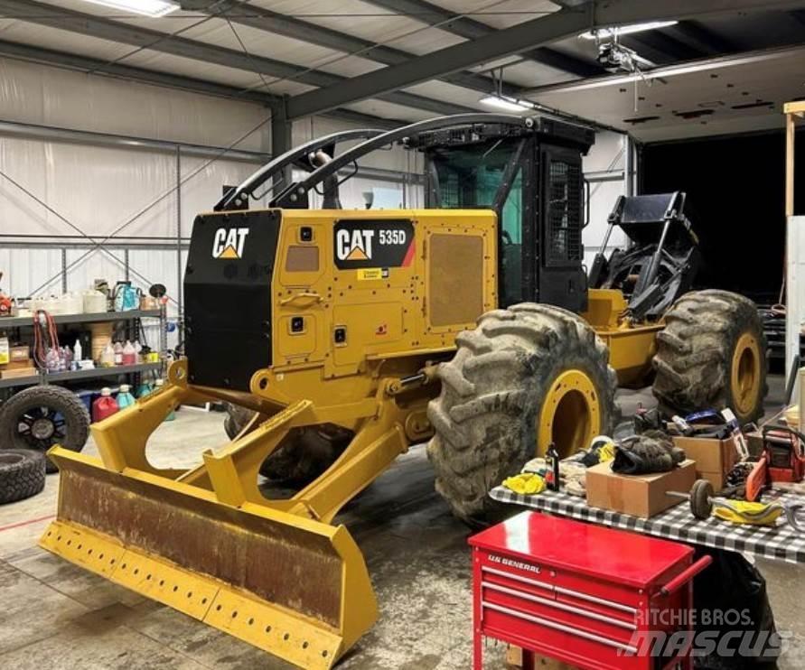 CAT 535D Skideri