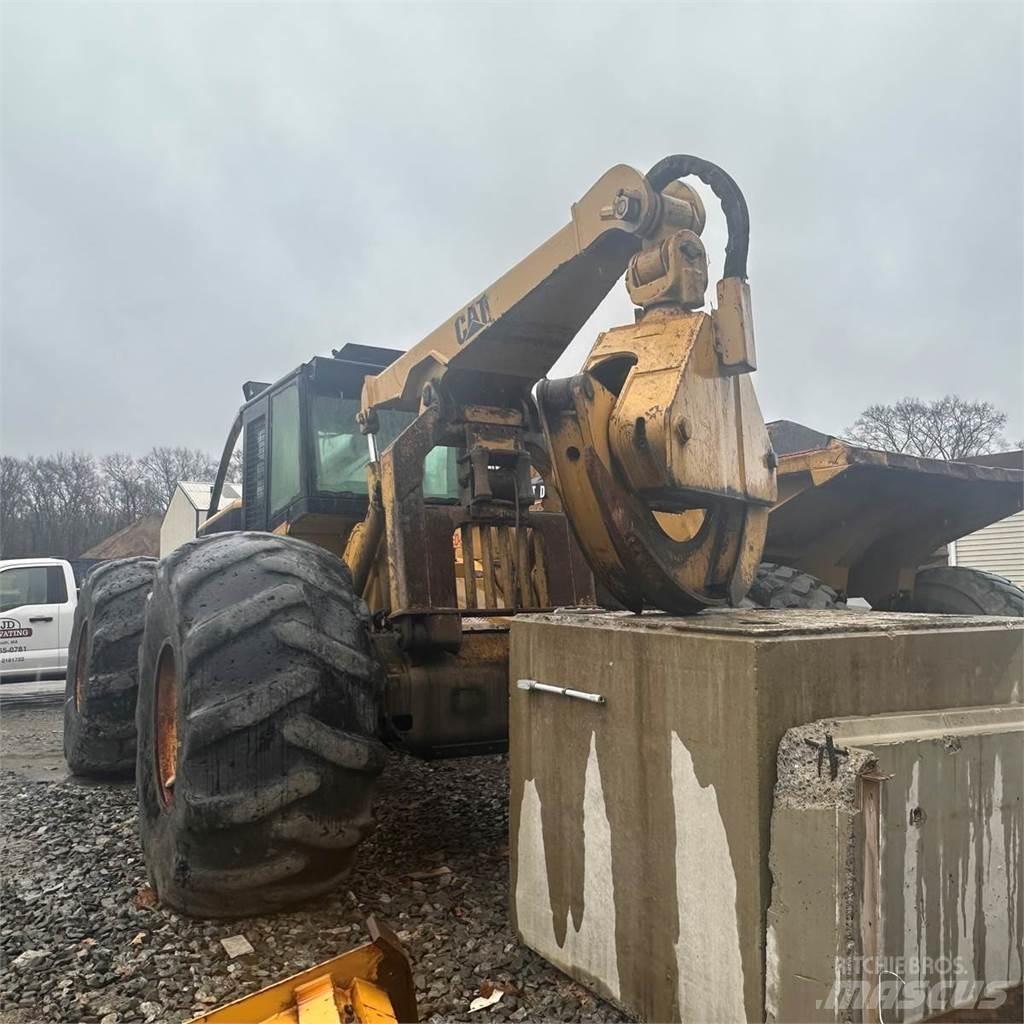 CAT 545 Skideri
