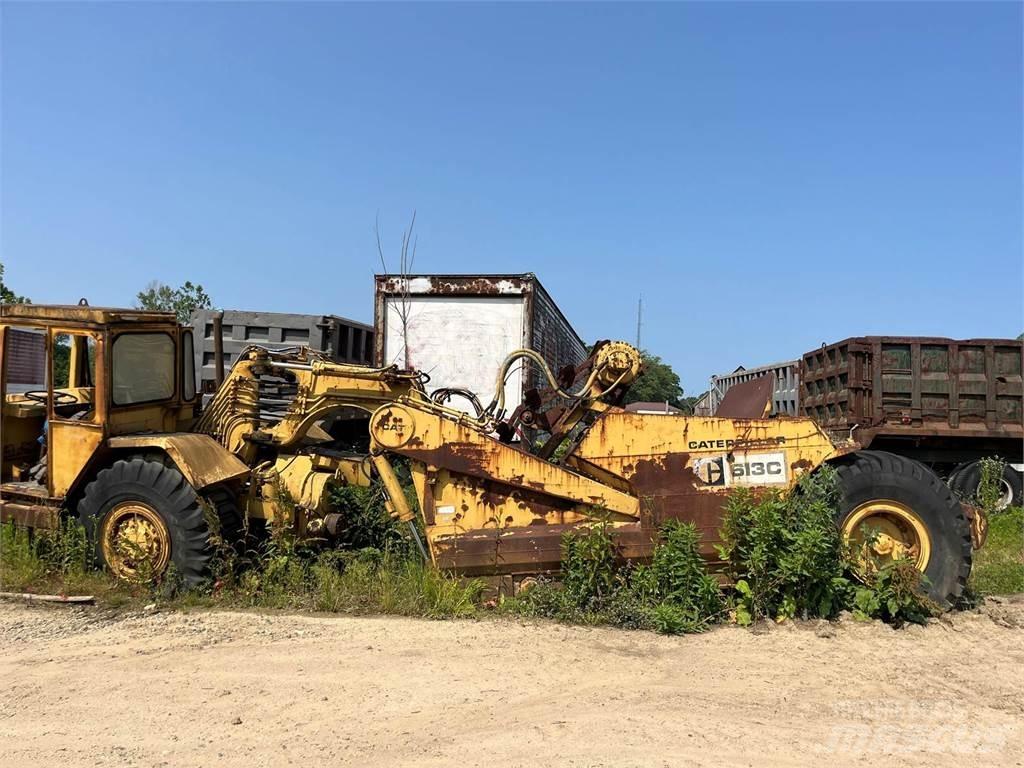 CAT 613C Strugači
