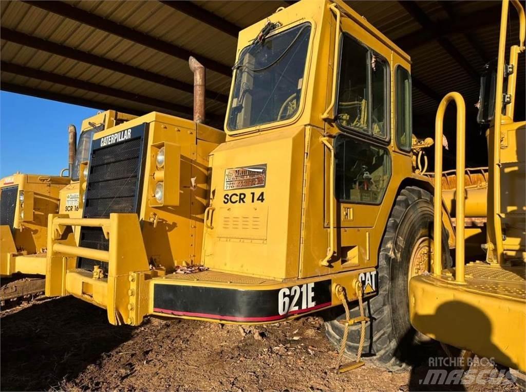 CAT 621E Strugači