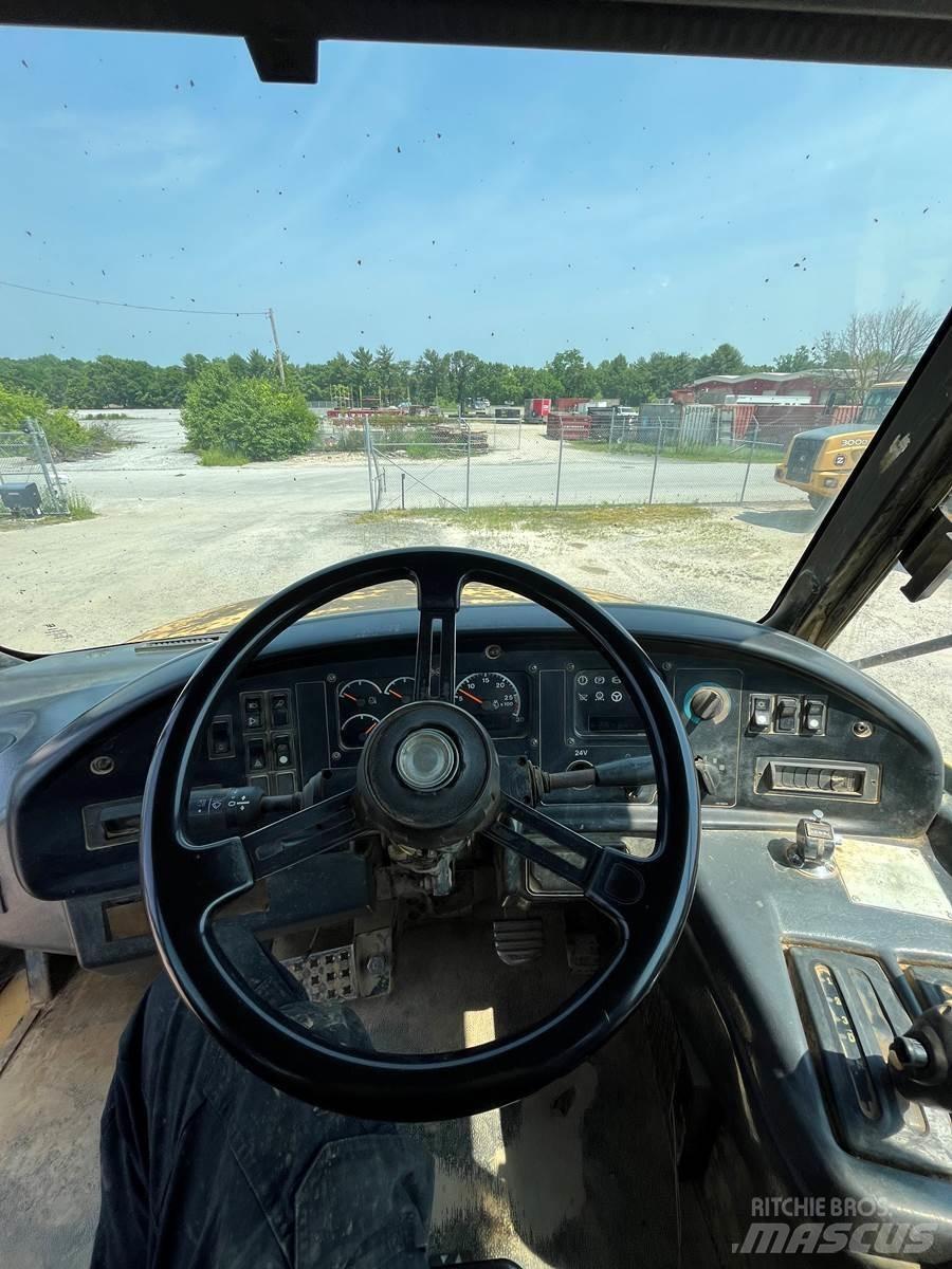 CAT 735 Zglobni demperi