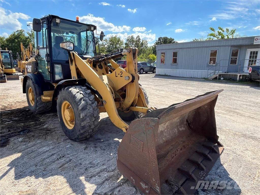 CAT 906 Utovarivači na kotačima