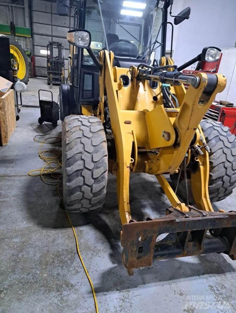 CAT 906H Utovarivači na kotačima
