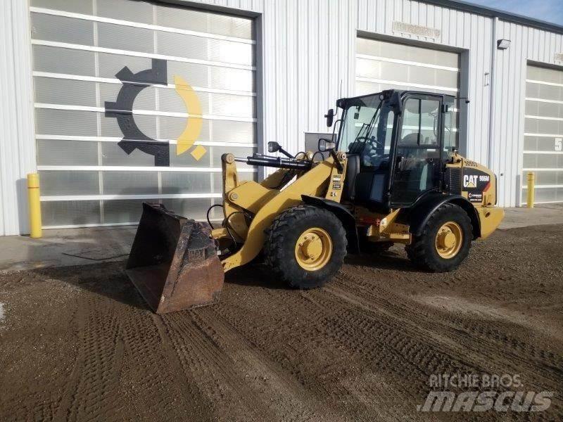 CAT 906M Utovarivači na kotačima
