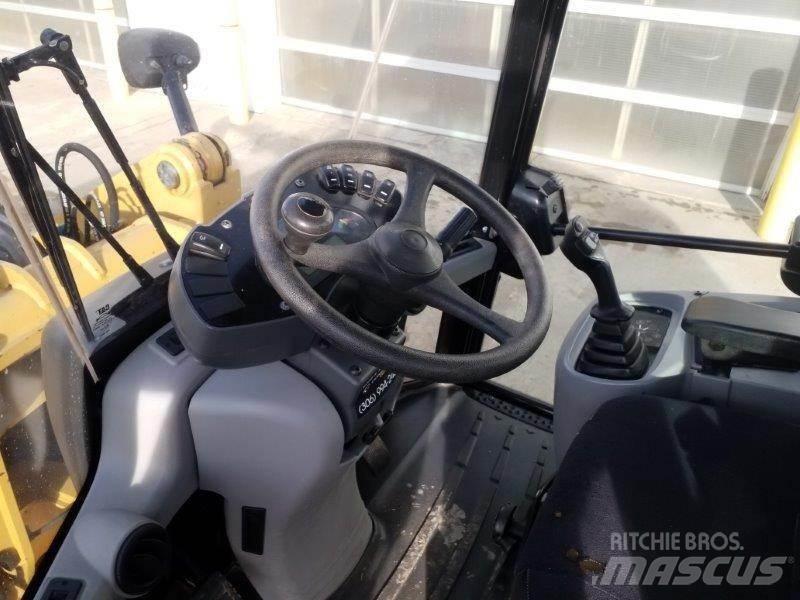 CAT 906M Utovarivači na kotačima