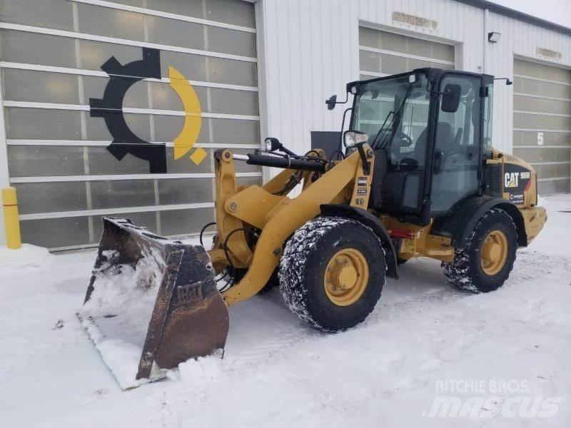 CAT 906M Utovarivači na kotačima