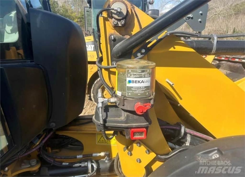 CAT 906M Utovarivači na kotačima