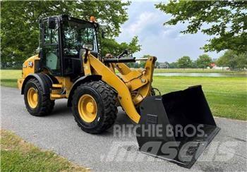 CAT 908M Utovarivači na kotačima