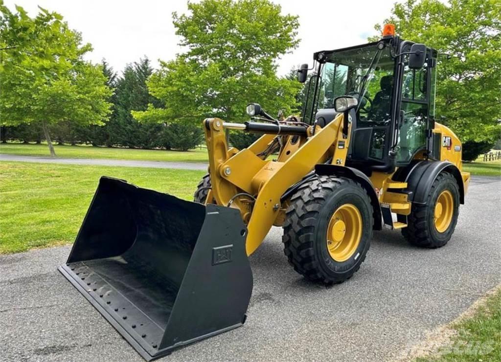 CAT 908M Utovarivači na kotačima