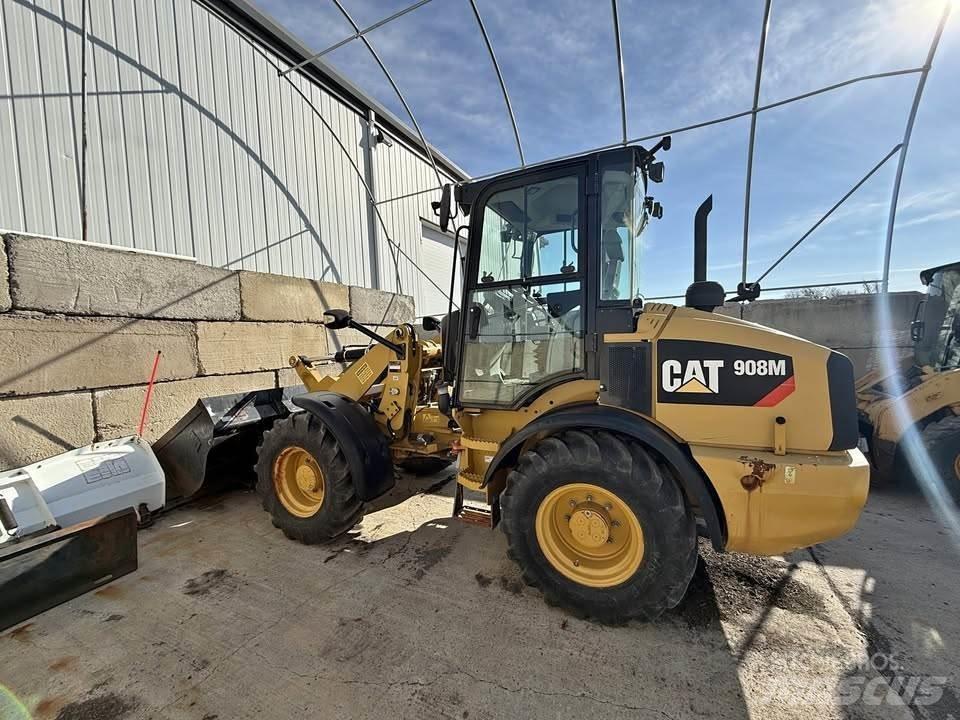 CAT 908M Utovarivači na kotačima