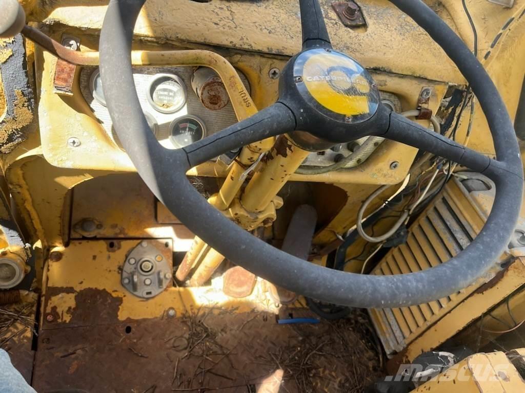 CAT 922B Utovarivači na kotačima