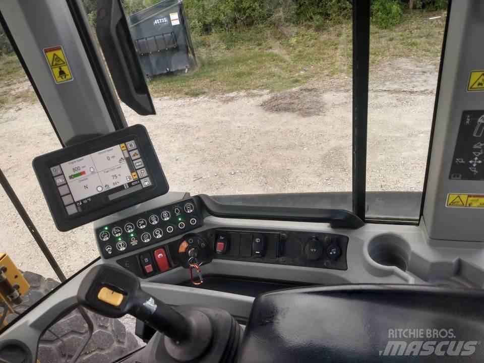 CAT 930M Utovarivači na kotačima