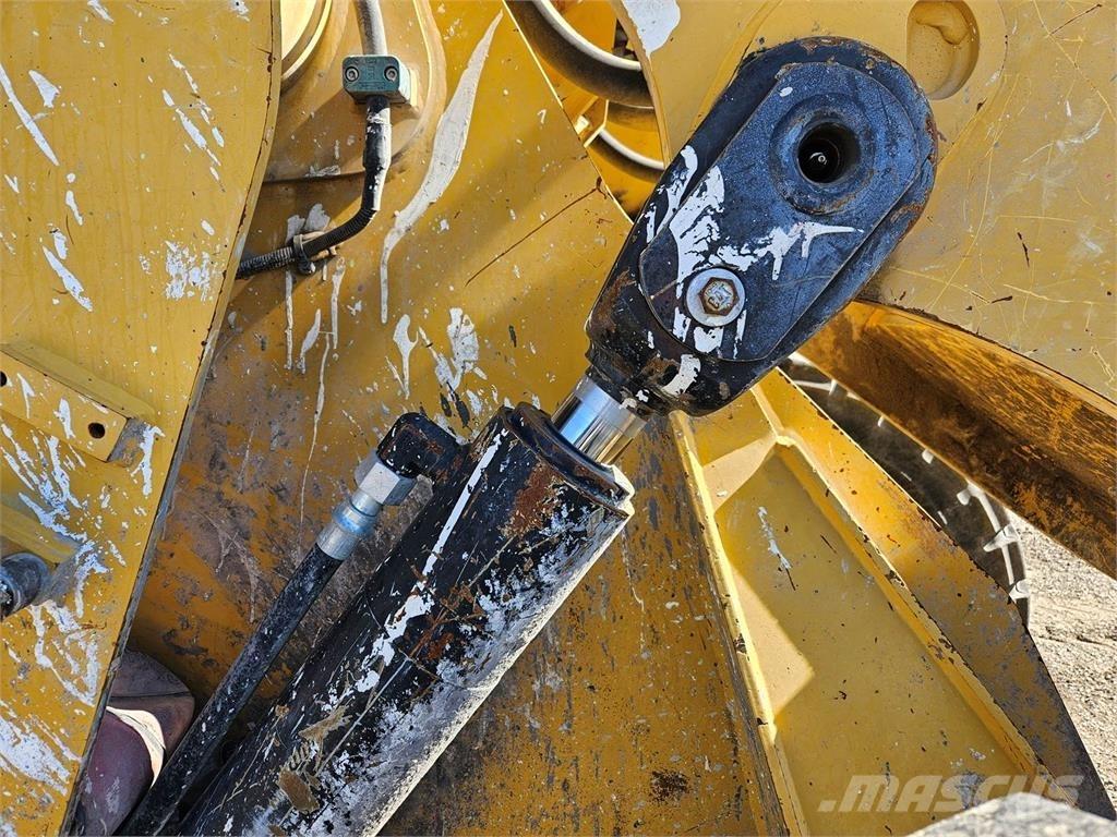 CAT 938M Utovarivači na kotačima
