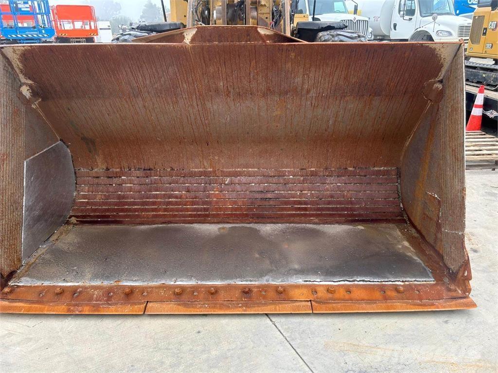 CAT 938M Utovarivači na kotačima