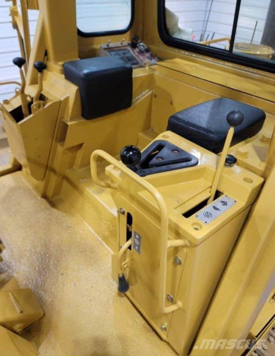 CAT 943 Utovarivači gusjeničari