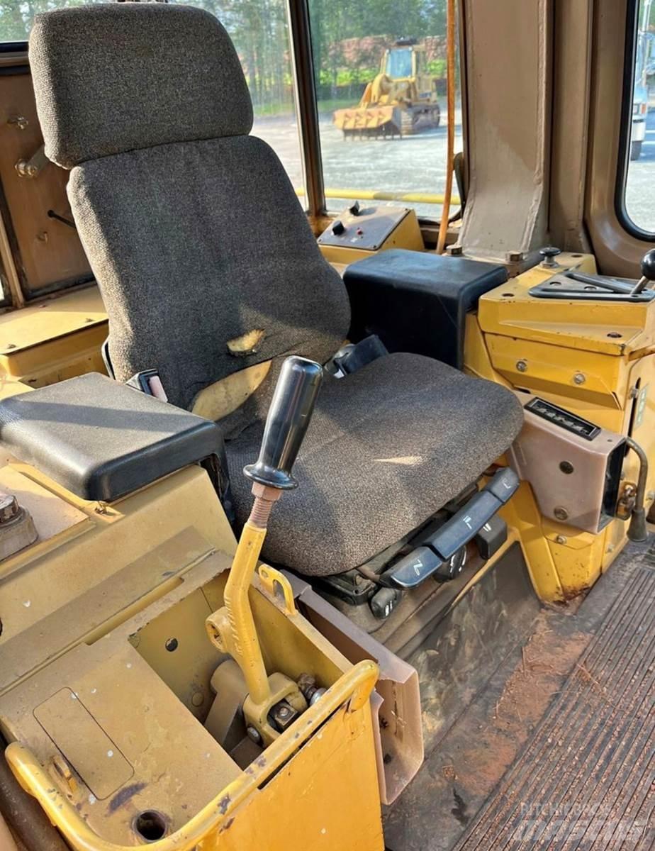 CAT 953B Utovarivači gusjeničari
