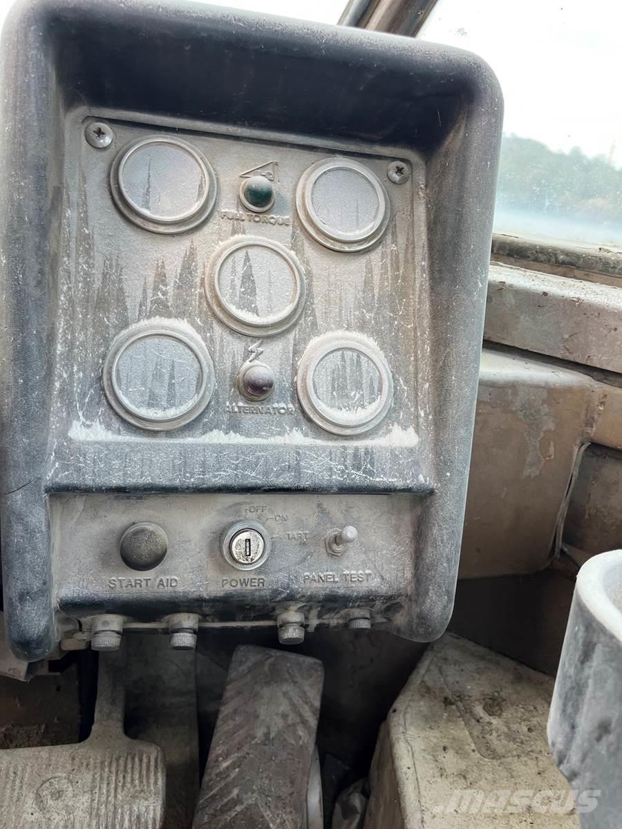 CAT 988B Utovarivači na kotačima