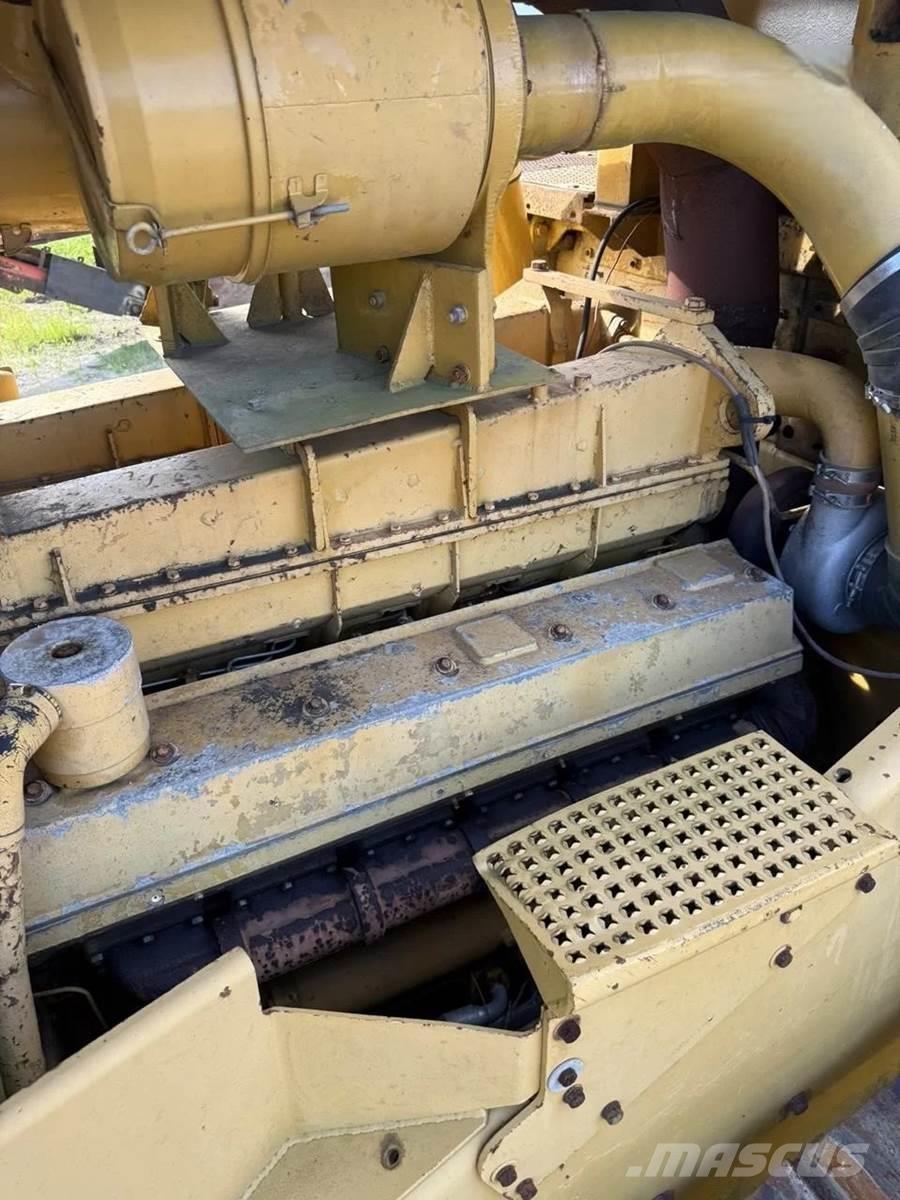 CAT D10 Buldožeri gusjeničari