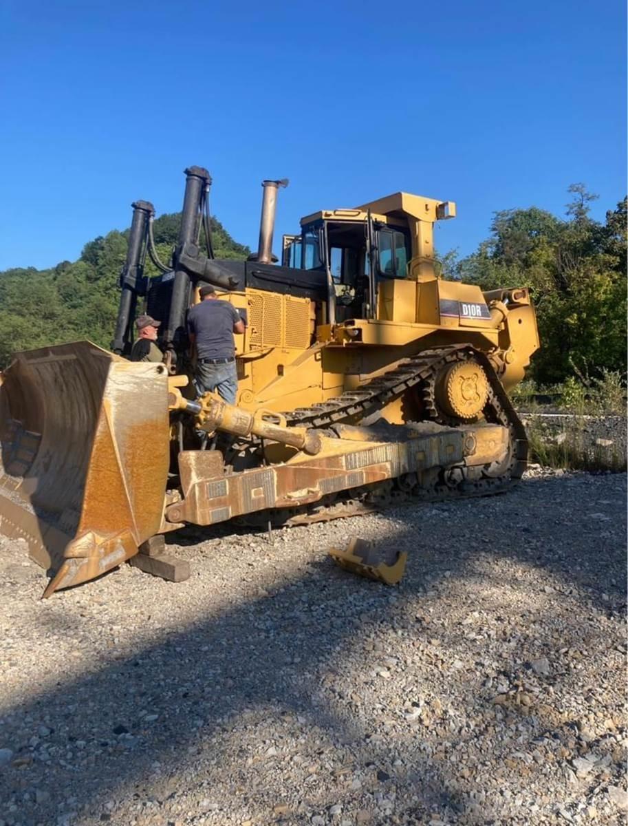 CAT D10R Buldožeri gusjeničari