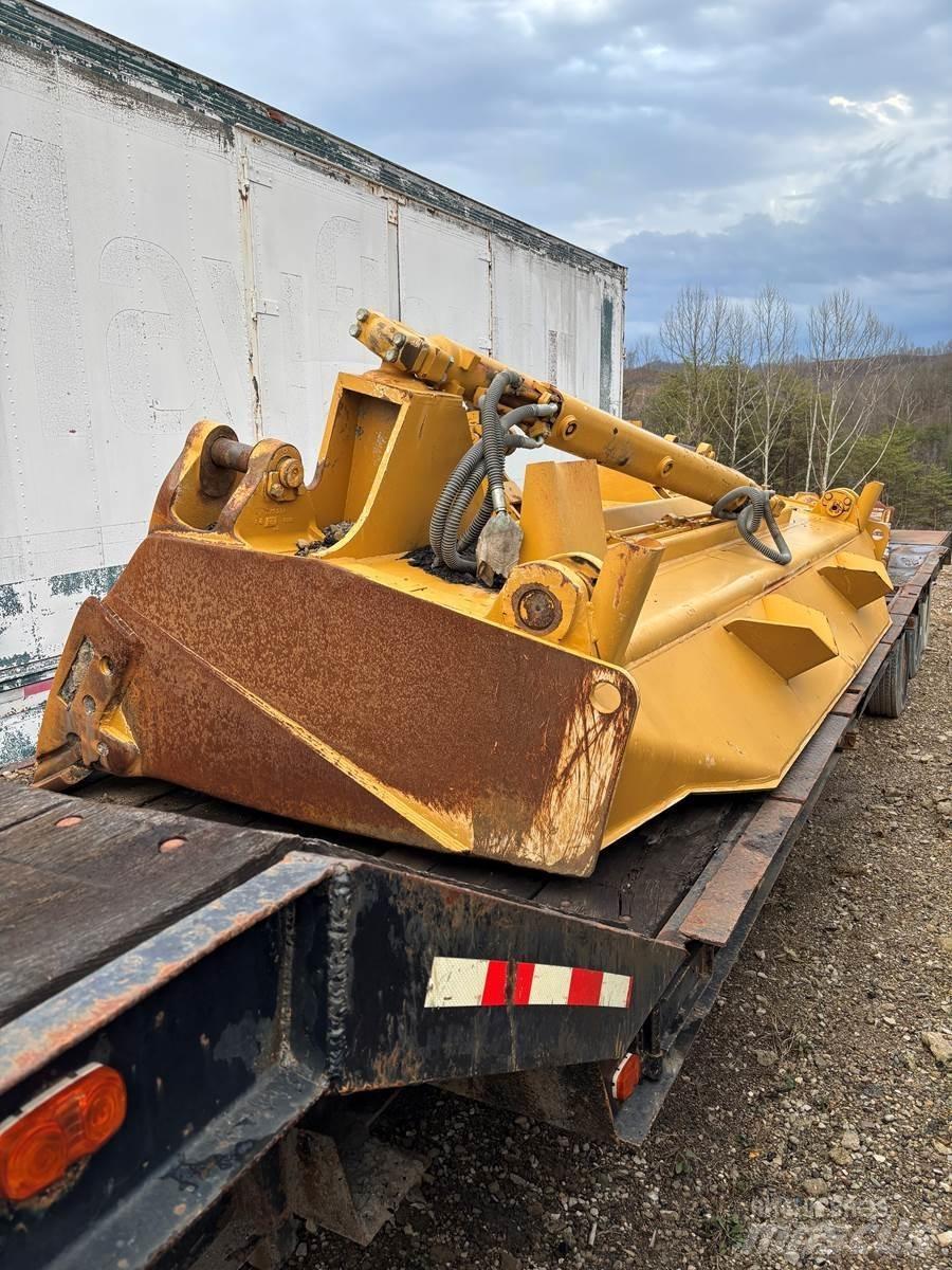 CAT D10R Buldožeri gusjeničari