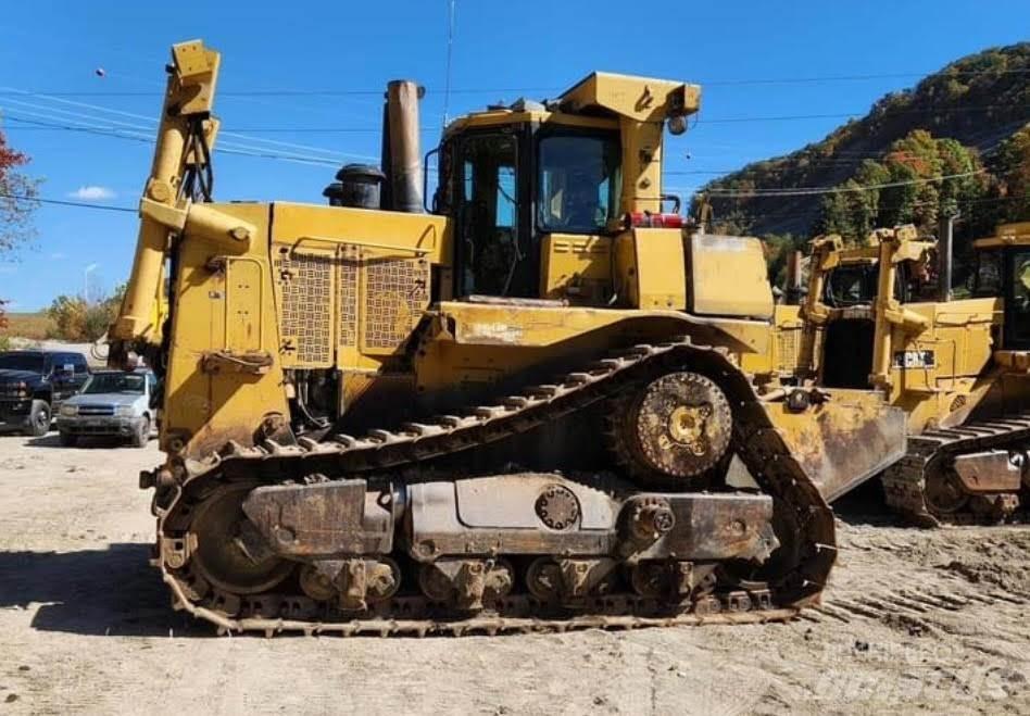 CAT D10T Buldožeri gusjeničari