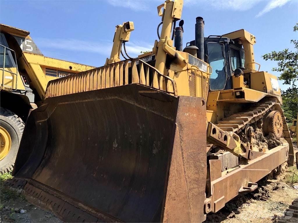 CAT D10T Buldožeri gusjeničari