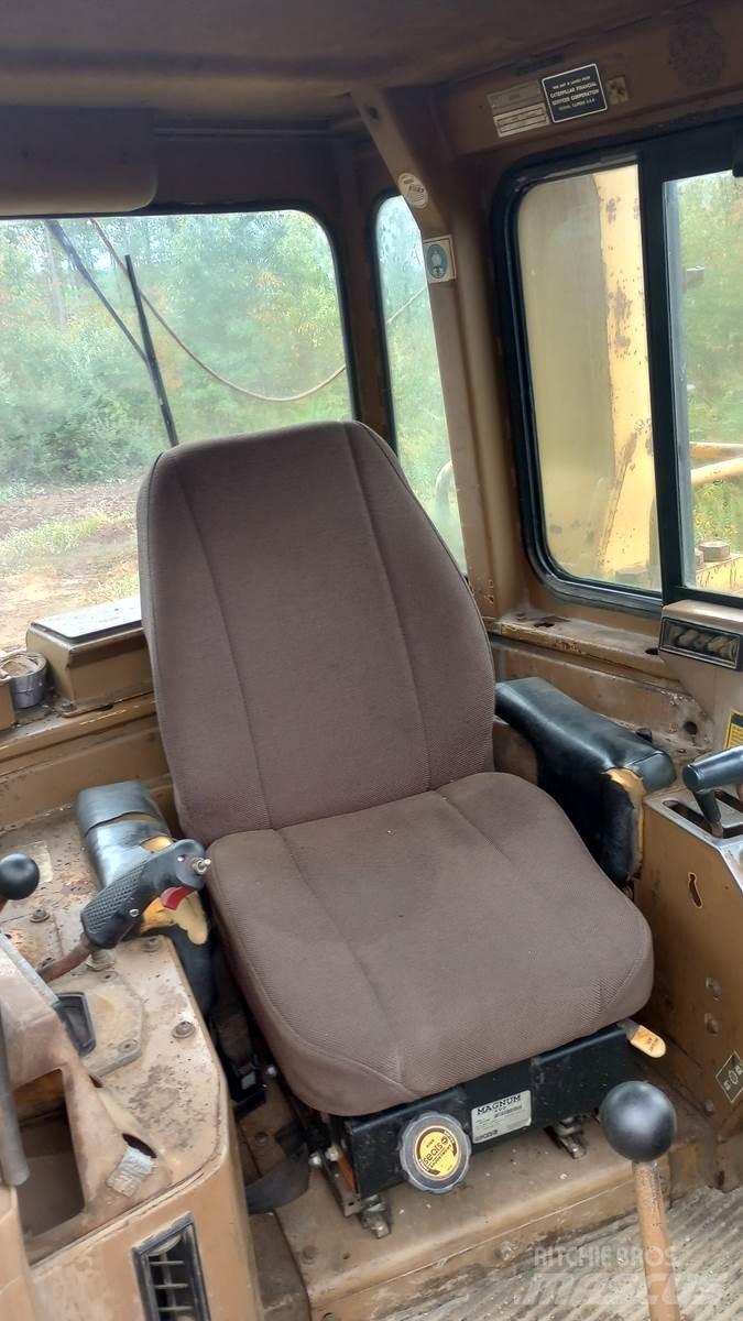 CAT D11N Buldožeri gusjeničari