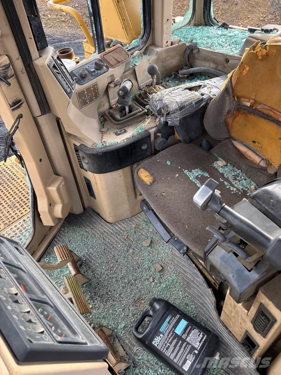 CAT D11R Buldožeri gusjeničari