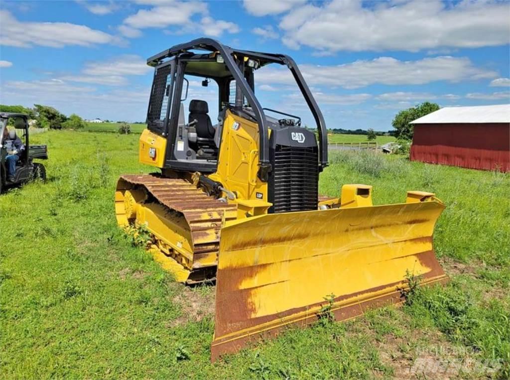 CAT D3 Buldožeri gusjeničari