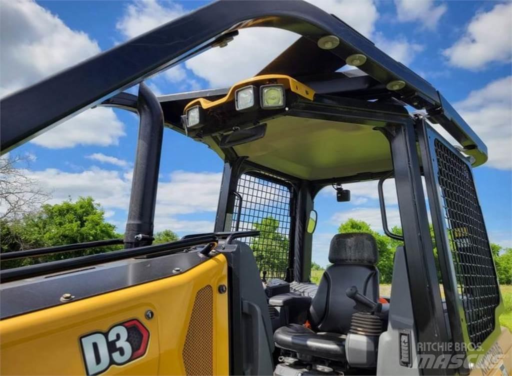 CAT D3 Buldožeri gusjeničari