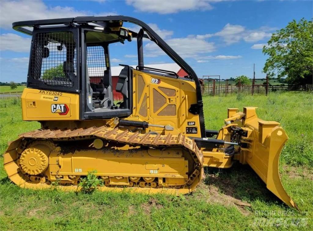 CAT D3 Buldožeri gusjeničari