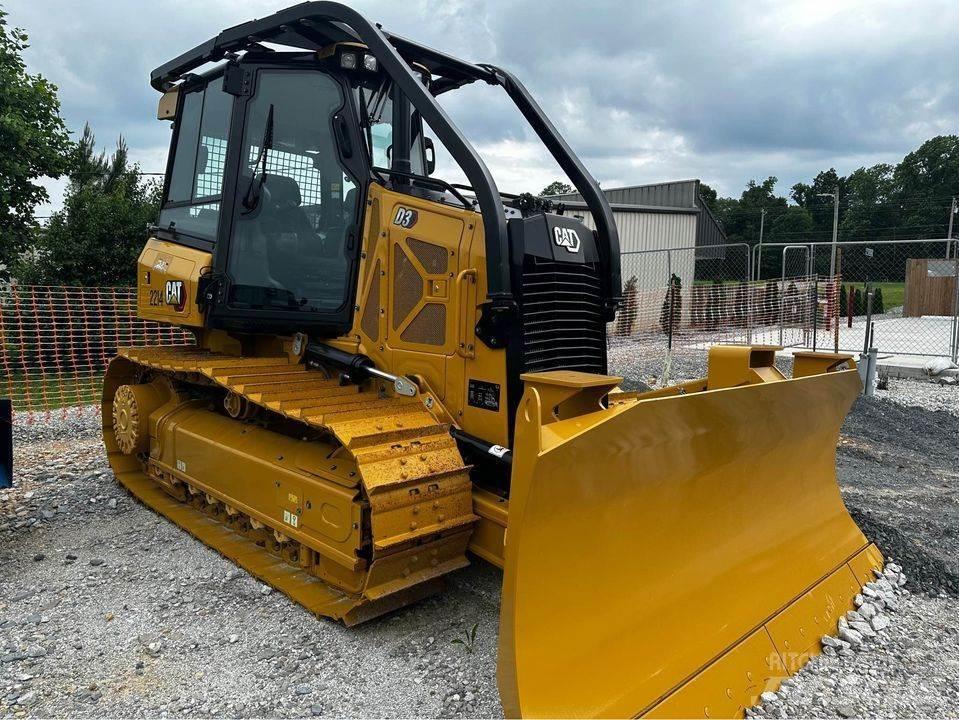 CAT D3 Buldožeri gusjeničari